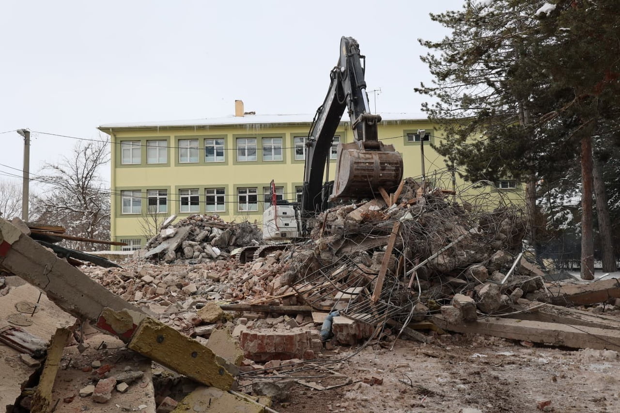 KAYSERİ’NİN BÜNYAN İLÇESİNDE YIKIMI DEVAM EDEN ESKİ DEVLET HASTANESİ ALANINDA HAYATA GEÇİRİLMESİ...