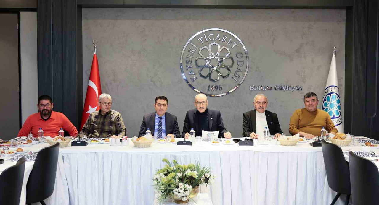 KAYSERİ TİCARET ODASI’NDA (KTO) GERÇEKLEŞTİRİLEN ‘SEKTÖR İSTİŞARE TOPLANTISI’NDA, PASTIRMA VE...