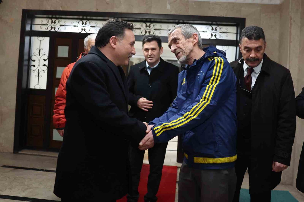 KAYSERİ VALİSİ GÖKMEN ÇİÇEK, EV ZİYARETLERİNDE BULUNARAK, VATANDAŞLARIM TALEP VE BEKLENTİLERİNİ...