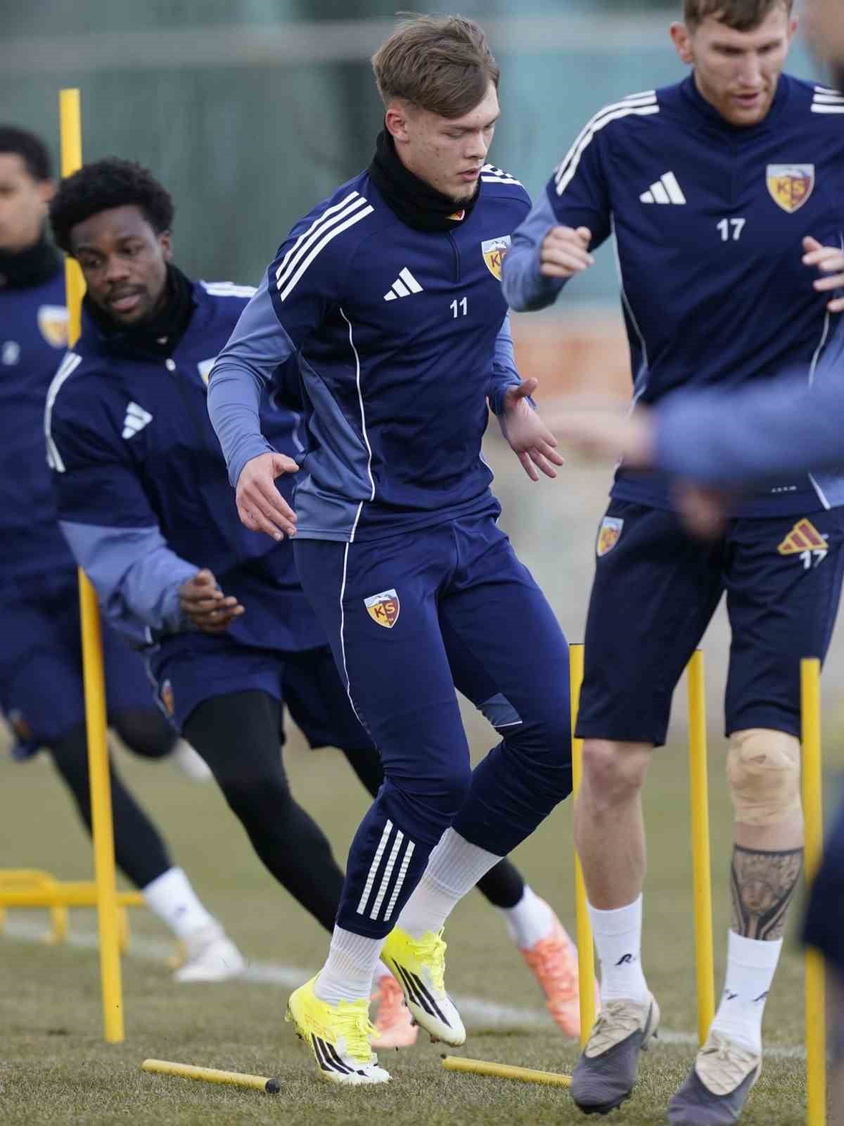 KAYSERİSPOR SÜPER LİG'İN 20. HAFTASINDA LİDER GALATASARAY’A KONUK OLACAK.