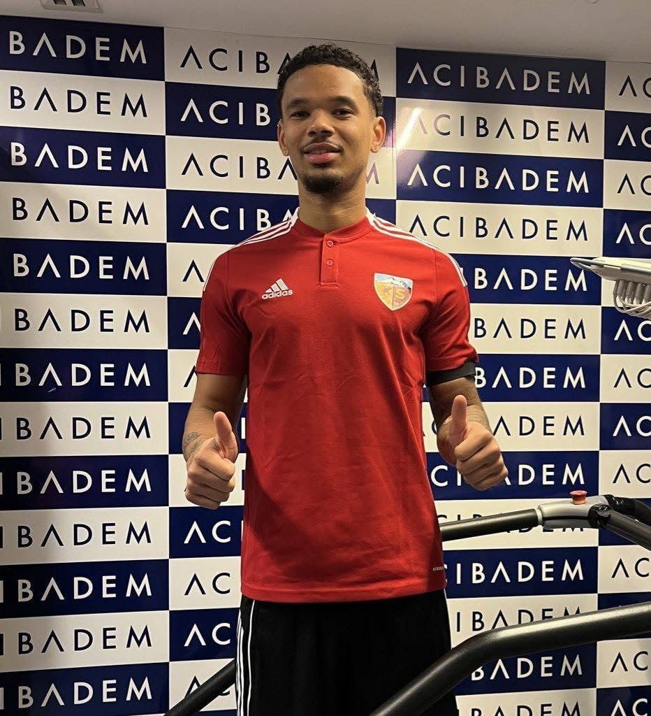 KAYSERİSPOR’UN YENİ TRANSFERLERİNİN GİYECEĞİ FORMALARIN NUMARALARI BELLİ OLDU.