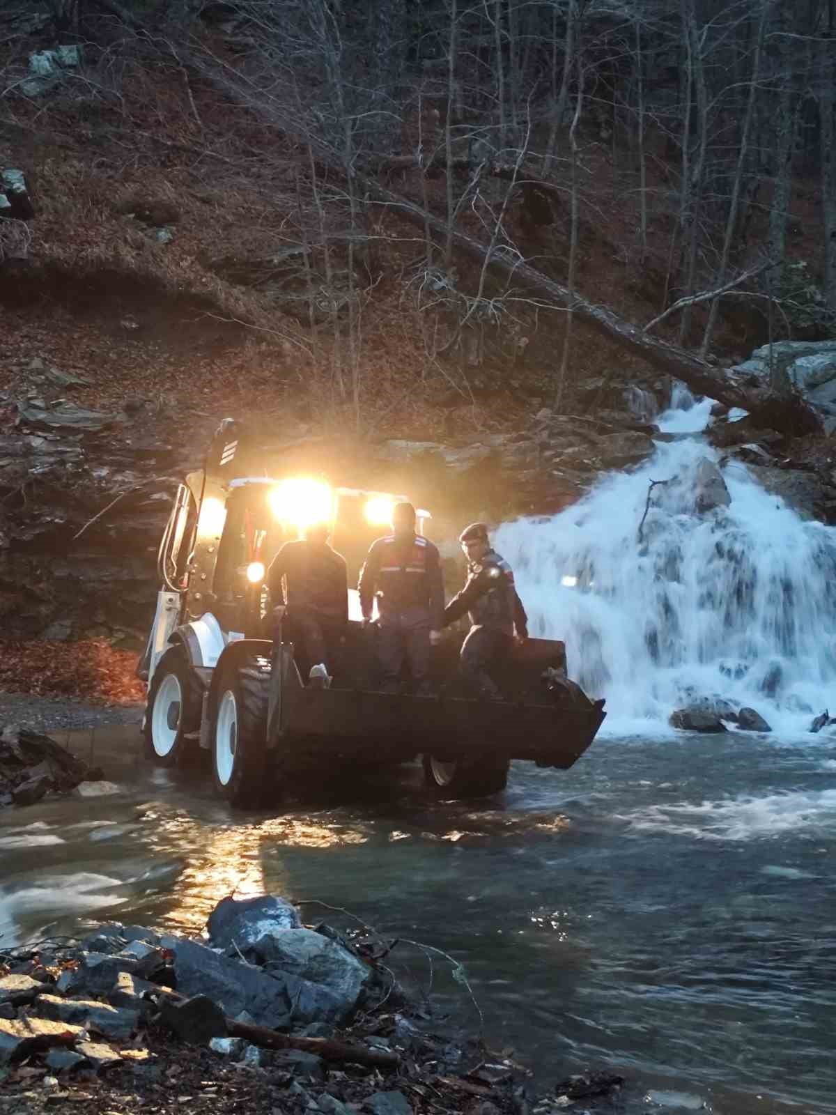 KAZ DAĞLARI'NDA MAHSUR KALAN 2 KİŞİ KURTARILDI