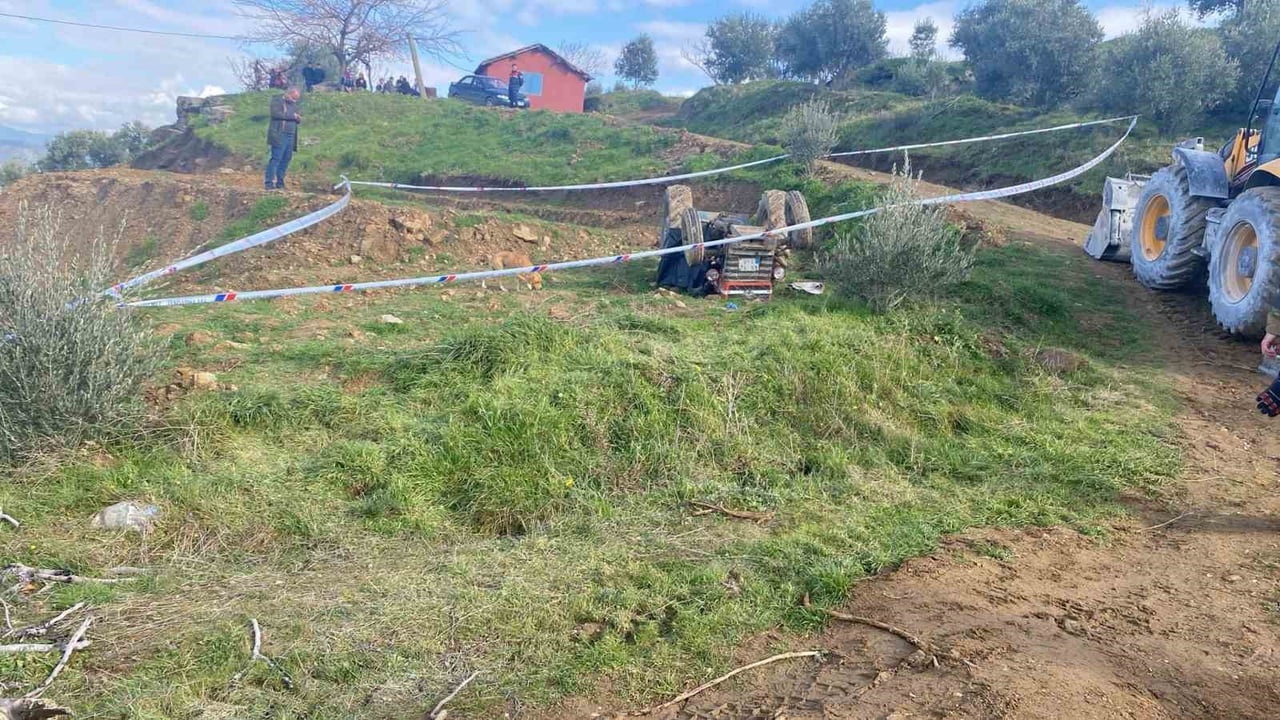 KAZADA, 52 YAŞINDAKİ SÜRÜCÜ KAZIM KARAGÖZ OLAY YERİNDE YAŞAMINI YİTİRDİ.