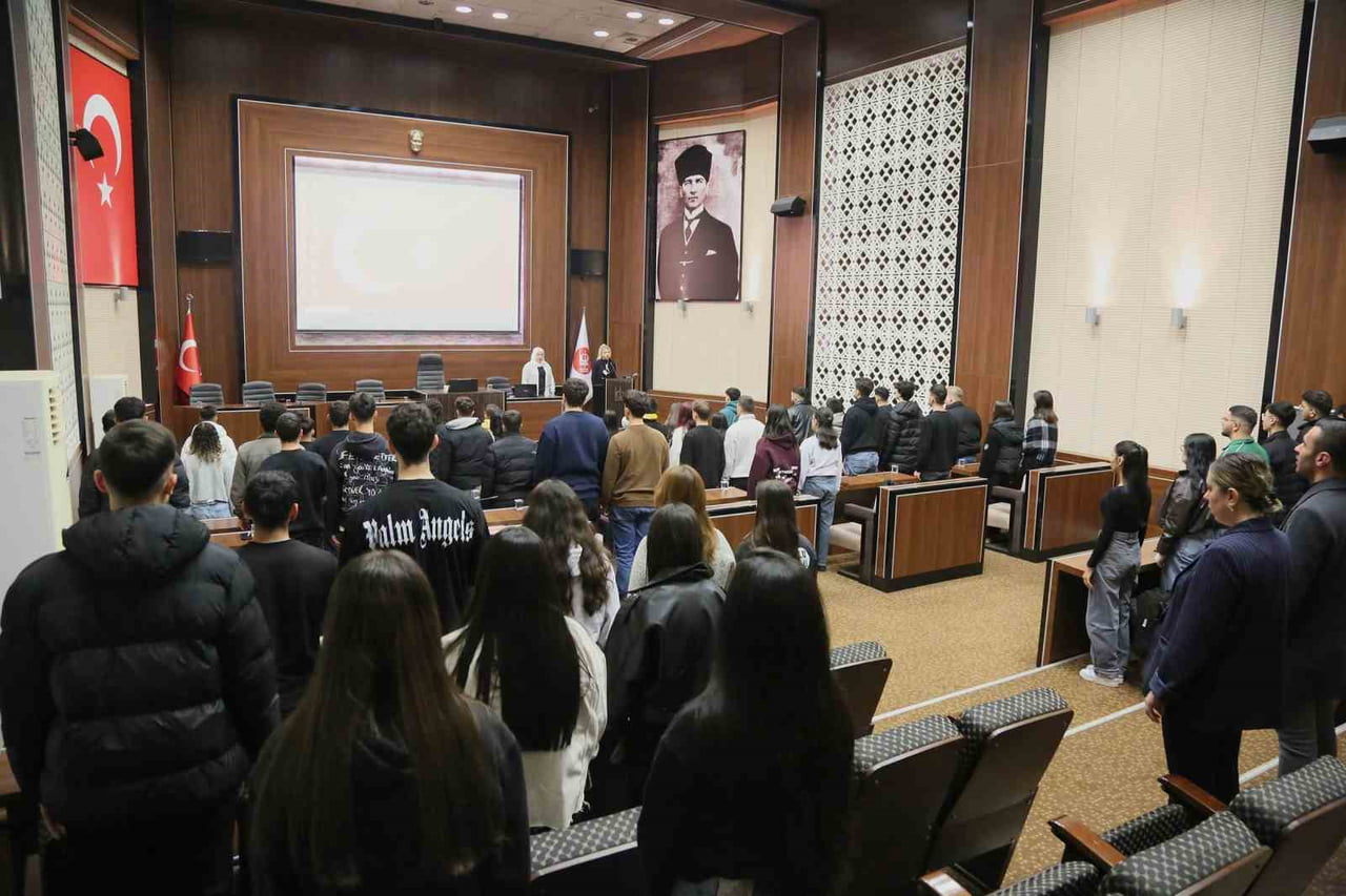 KEÇİÖREN BELEDİYESİ, KURUM BÜNYESİNDE STAJ YAPAN ÖĞRENCİLERE HEM İŞ ORTAMINDA HEM DE SOSYAL...