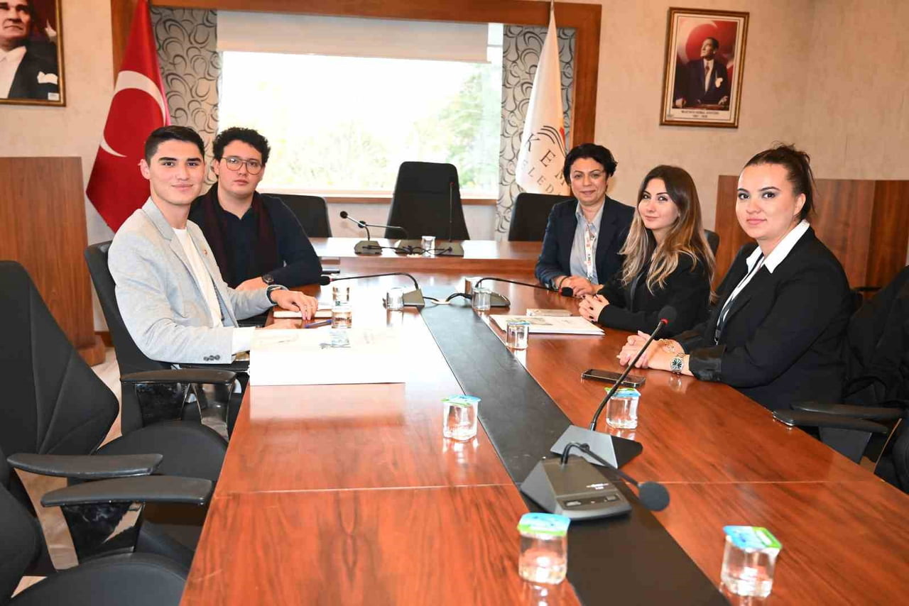 KEMER BELEDİYESİ GENÇLİK MECLİSİ BAŞKANI MEHMET YALIN ERDAL İLE LÖSEMİLİ ÇOCUKLAR VAKFI (LÖSEV)...