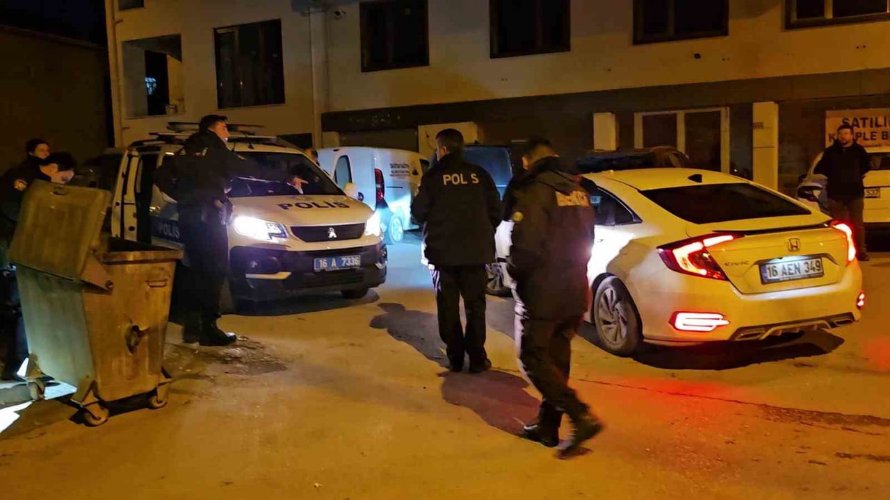 KENDİSİNİ YAKALAYAN BEKÇİNİN PARMAĞINI ISIRDI