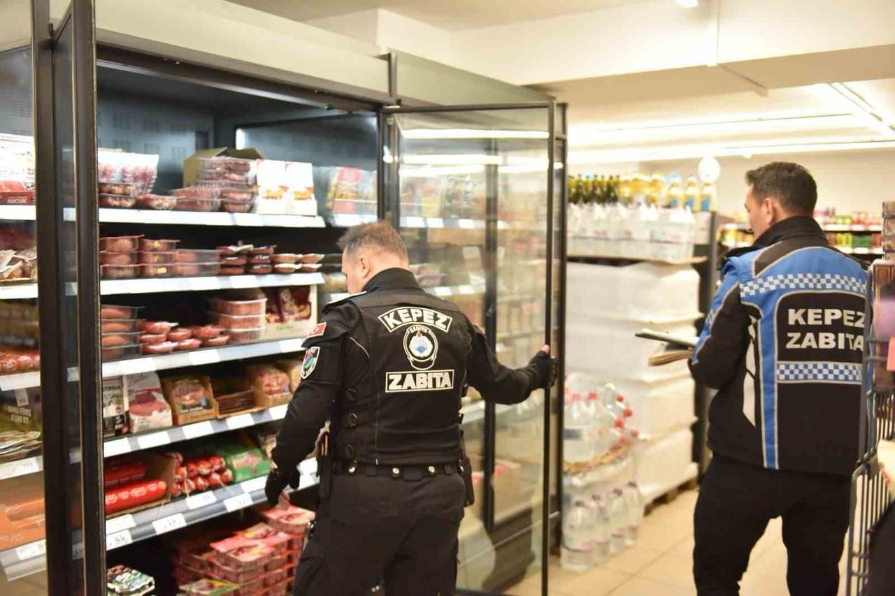 KEPEZ BELEDİYESİ ZABITA MÜDÜRLÜĞÜ EKİPLERİ, İLÇE GENELİNDE FAALİYET GÖSTEREN ZİNCİR VE YEREL...