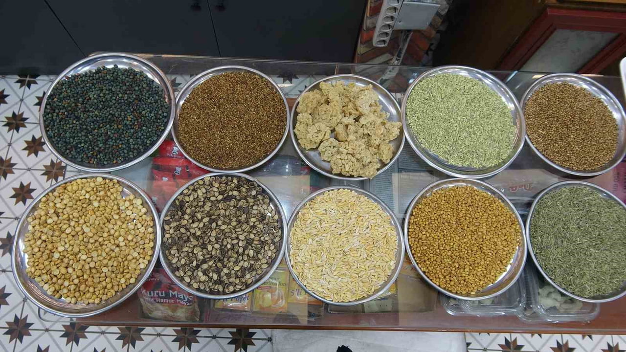 KİLİS’İN ASIRLIK LEZZETİ ZAHTER KAHVALTI SOFRALARININ ŞİFA DEPOSU