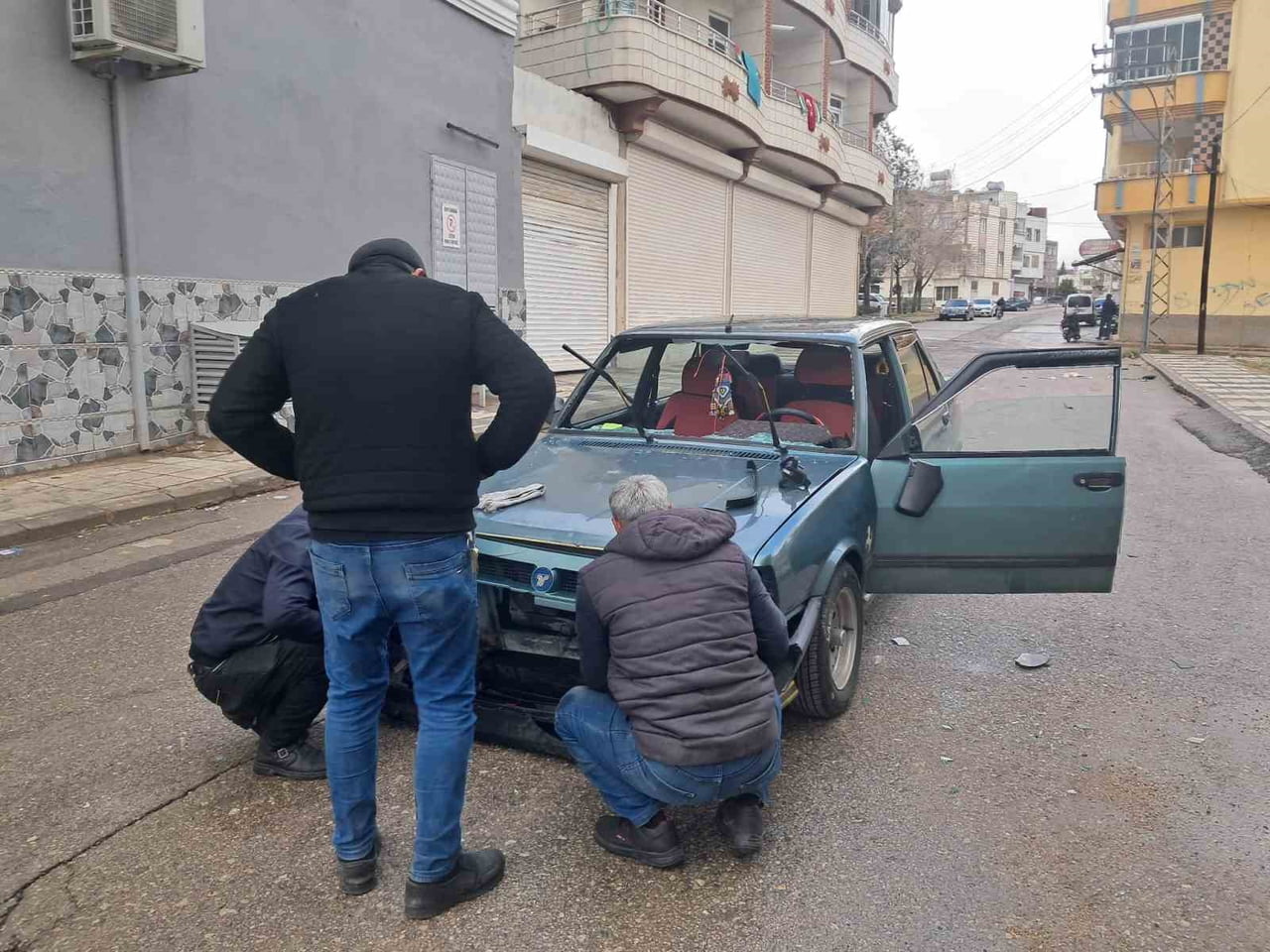 KİLİS’TE OTOMOBİL İLE MOTOSİKLET ÇARPIŞTI: 2 YARALI