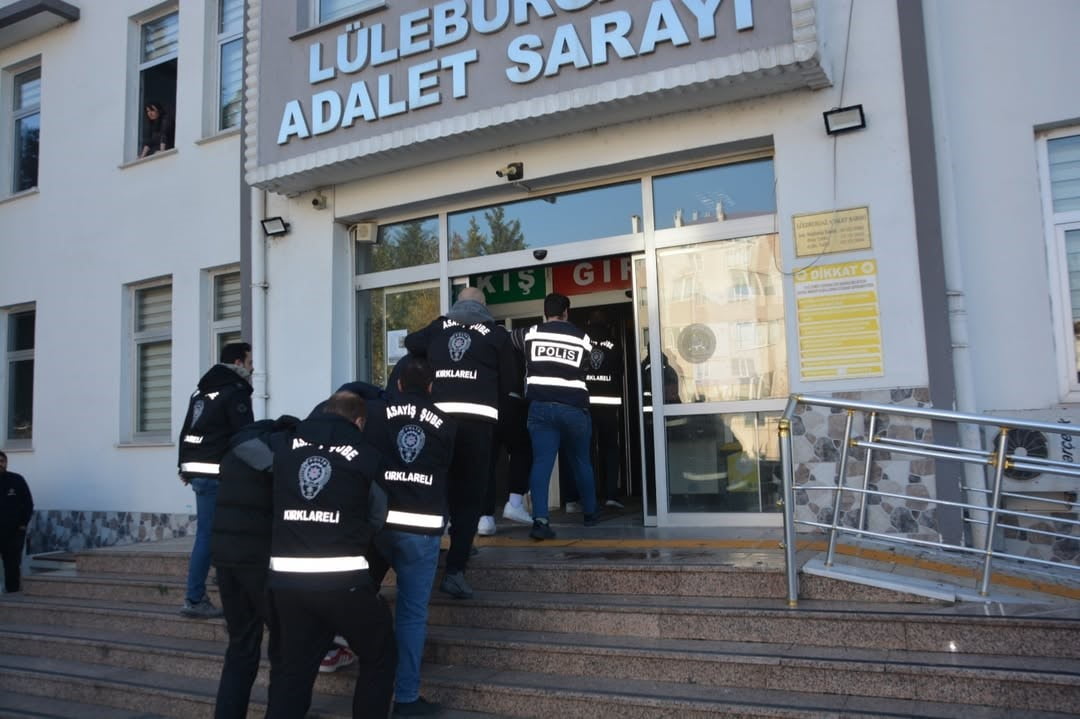 KIRKLARELİ'NİN LÜLEBURGAZ İLÇESİNDE POLİS EKİPLERİ TARAFINDAN GERÇEKLEŞTİRİLEN OPERASYONDA GASP VE...