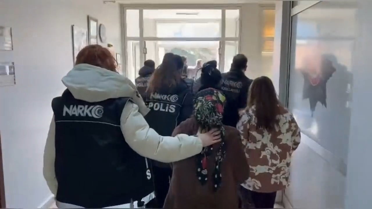 KIRKLARELİ MERKEZ İLE LÜLEBURGAZ İLÇESİNDE DÜZENLENEN UYUŞTURUCU OPERASYONLARINDA YÜKLÜ MİKTARDA...