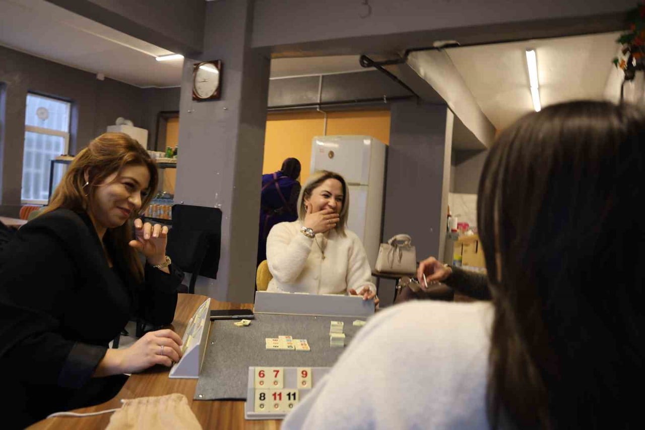 KIRŞEHİR’DE BÜŞRA NUR AKKUYU TARAFINDAN KURULAN VE YALNIZCA KADINLARA HİZMET VEREN KAFE, KISA...