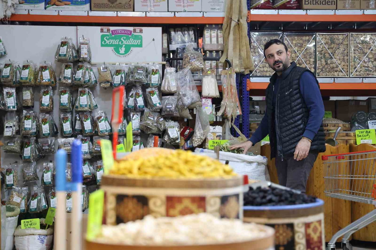 KIRŞEHİR’DE KAR YAĞIŞININ DURMASININ ARDINDAN HAVANIN ŞİDDETLİ ŞEKİLDE SOĞUMASI, VATANDAŞLARI...