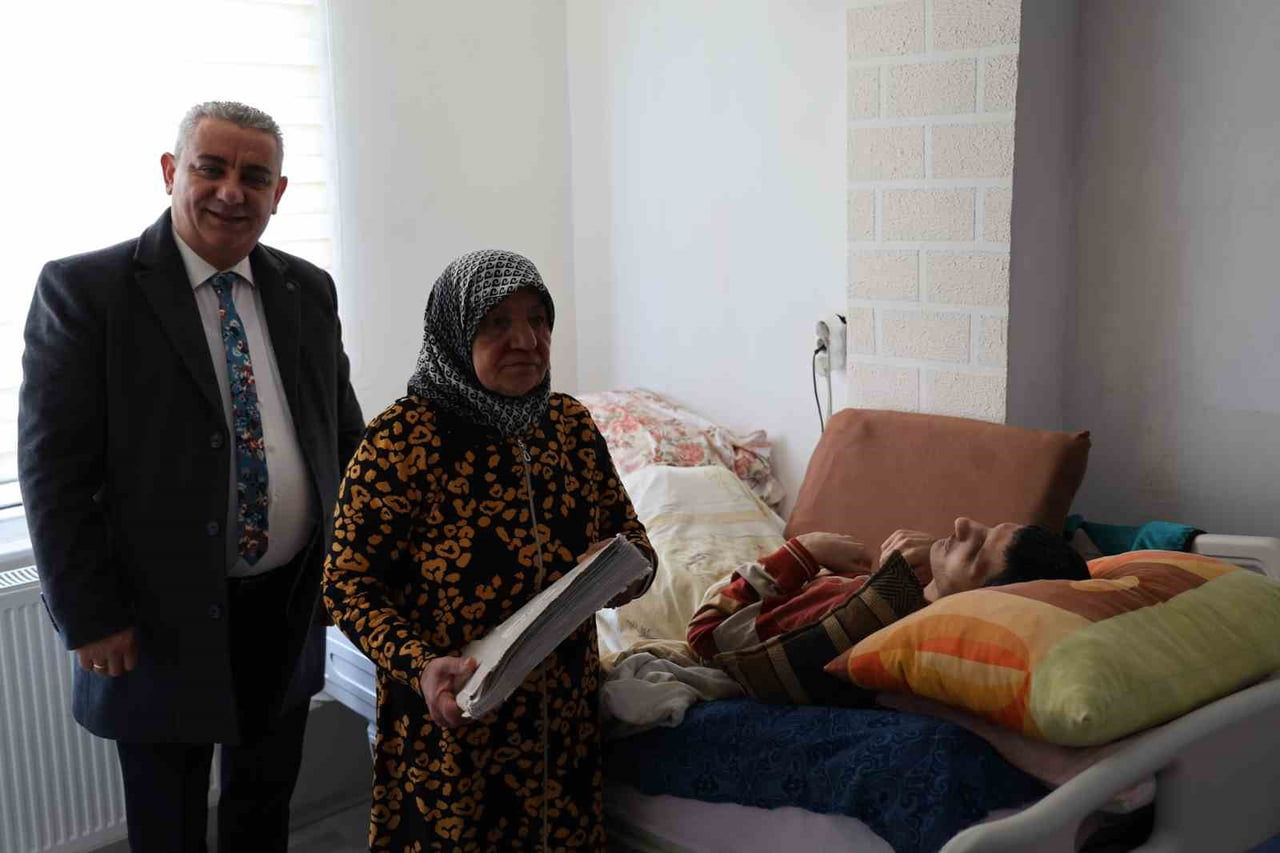 KIRŞEHİR’DE YAŞAYAN ZEYNEP ATMACA, 29 YILDIR TORUNUNUN BAKIMINI ÜSTLENEREK YAŞAM MÜCADELESİ...