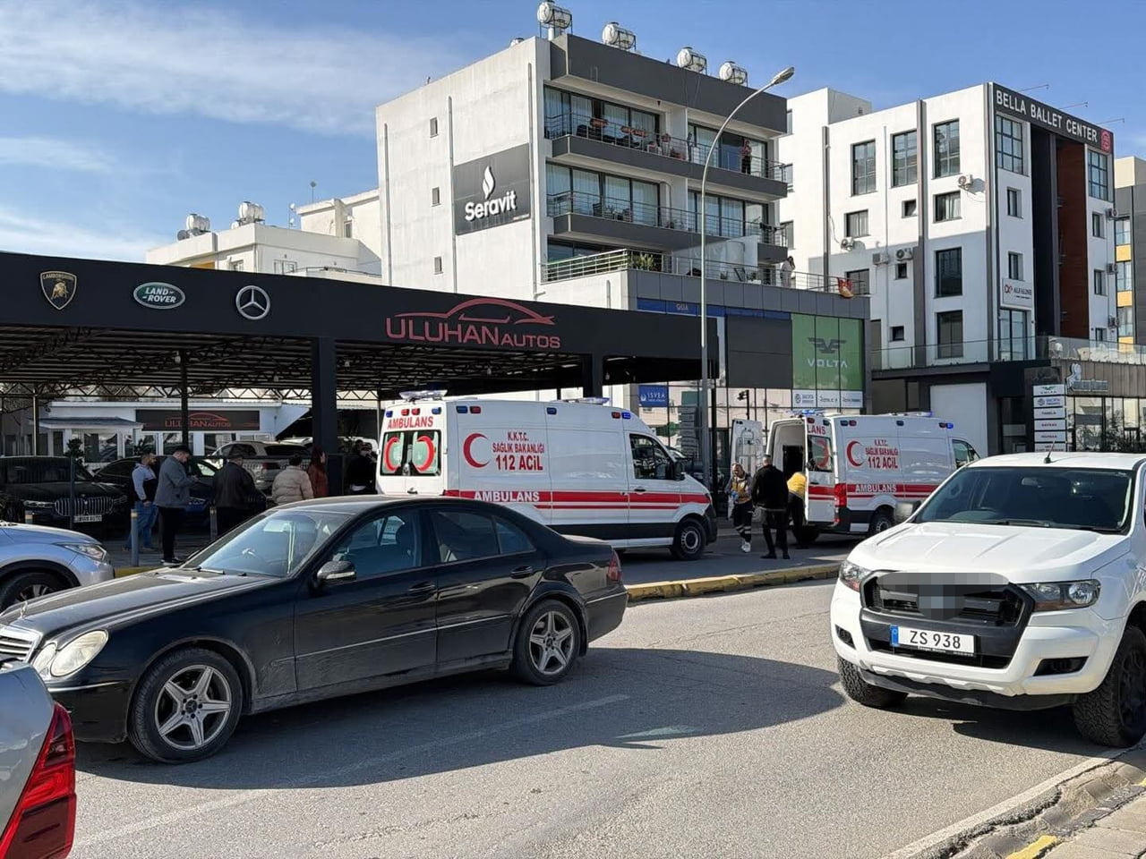 KKTC'NİN BAŞKENTİ LEFKOŞA’DA BİR OTO GALERİYE BU SABAH KİMLİĞİ BELİRSİZ BİR ŞAHIS TARAFINDAN...