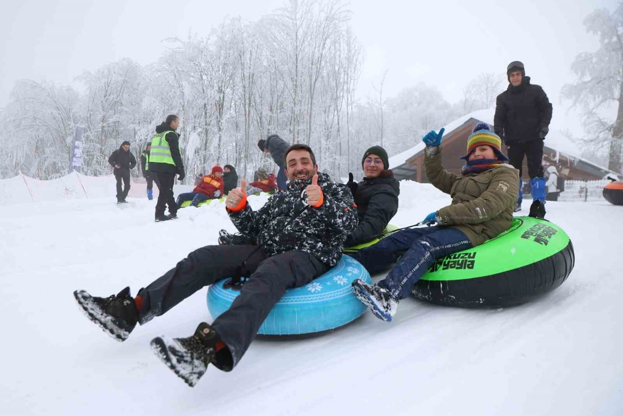 KOCAELİ'DE KIŞ TURİZMİNİN ÖNEMLİ MERKEZLERİNDEN KUZUYAYLA TABİAT PARKI, YARIYIL TATİLİNDE KARIN...