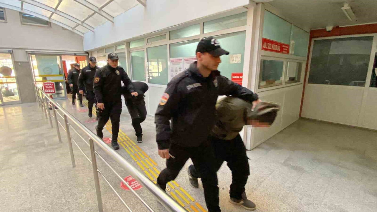 KOCAELİ'DE TERÖR ÖRGÜTLERİ DEAŞ VE EL KAİDE'YE YÖNELİK DÜZENLENEN OPERASYONDA GÖZALTINA ALINAN...