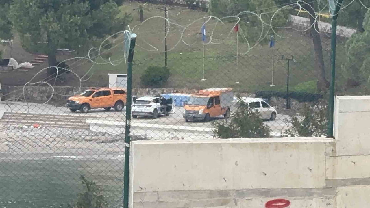 KOCAELİ'NİN DARICA İLÇESİ AÇIKLARINDA DENİZDE ERKEK CESEDİ BULUNDU.