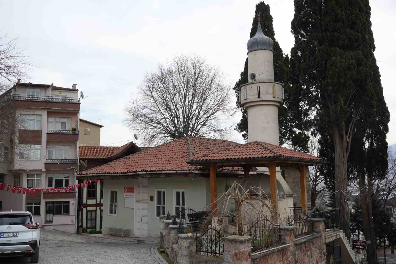 KOCAELİ'NİN İZMİT İLÇESİNDE, 1631 YILINDA YUMURTACI MUHAMMET ALİ AĞA'NIN YUMURTA SATARAK...