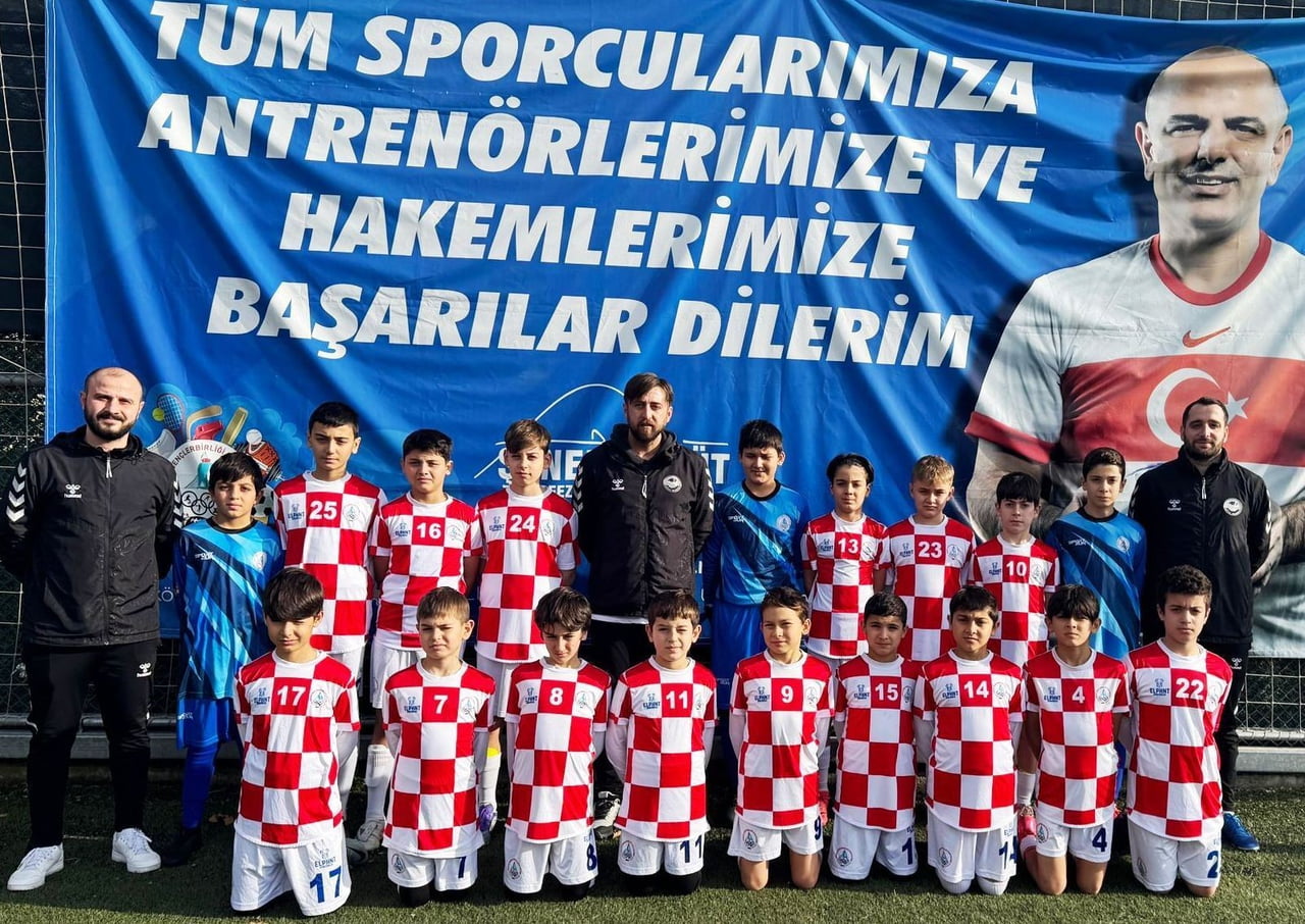 KOCAELİ AMATÖR FUTBOL LİGLERİNDE MÜCADELE EDEN KÖRFEZ GENÇLERBİRLİĞİ, ALTYAPI KATEGORİLERİNDE ELDE...