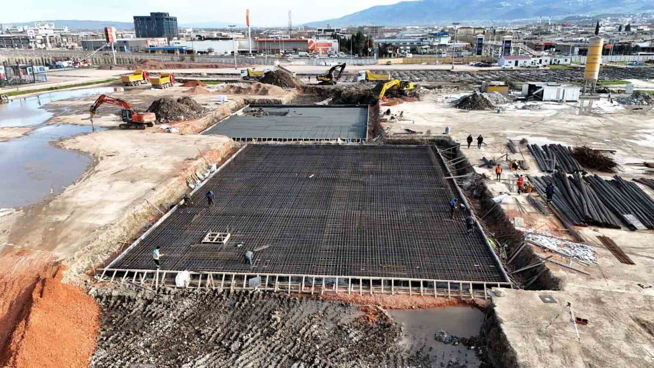 KOCAELİ BÜYÜKŞEHİR BELEDİYESİ TARAFINDAN ESKİ İNTERTEKS FUAR ALANI'NDA YAPIMINA BAŞLANAN SOSYAL...