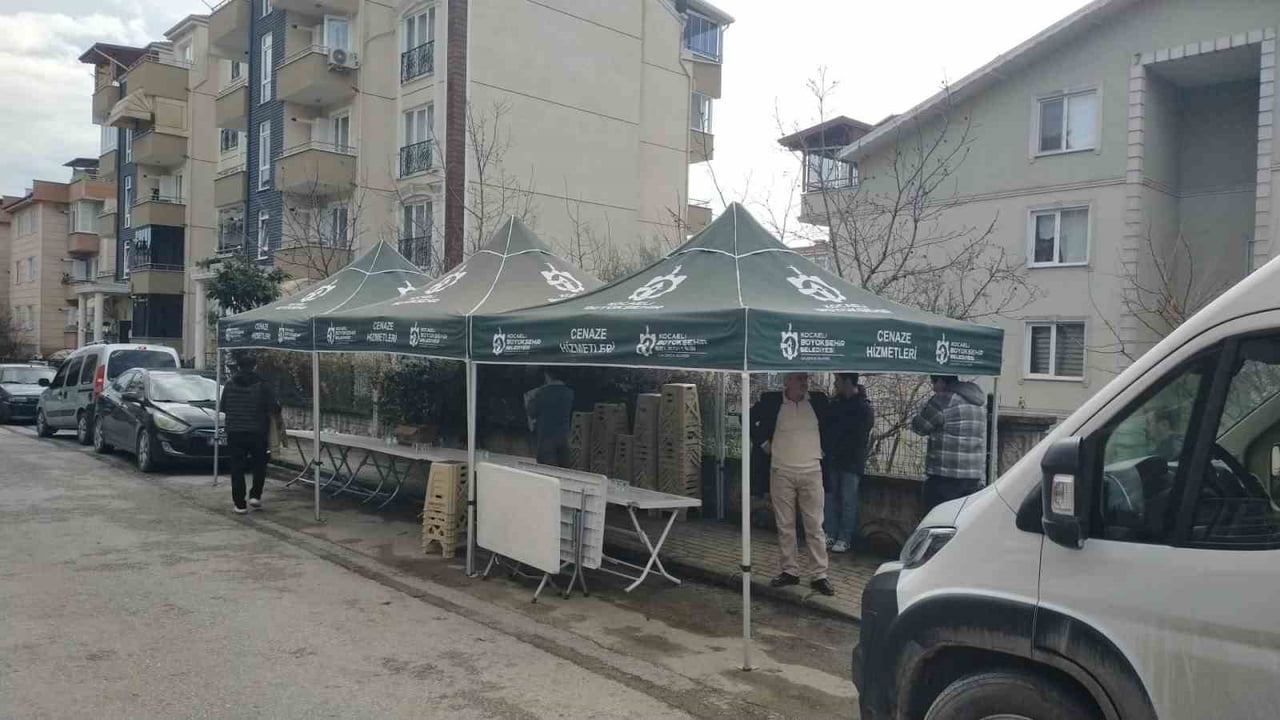 KOCAELİ BÜYÜKŞEHİR BELEDİYESİ, YAKINLARINI KAYBEDEN VATANDAŞLARA TAZİYE SÜRECİNDE DESTEK...