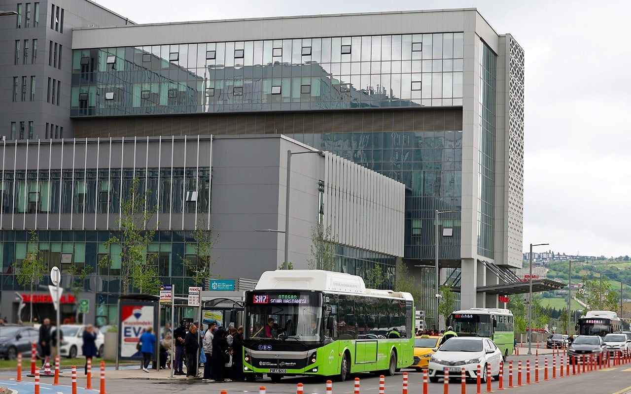 KOCAELİ ŞEHİR HASTANESİ’NE 26 OCAK İTİBARIYLA DEVREYE ALINACAK 14 YENİ OTOBÜS HATTIYLA KENTİN TÜM...