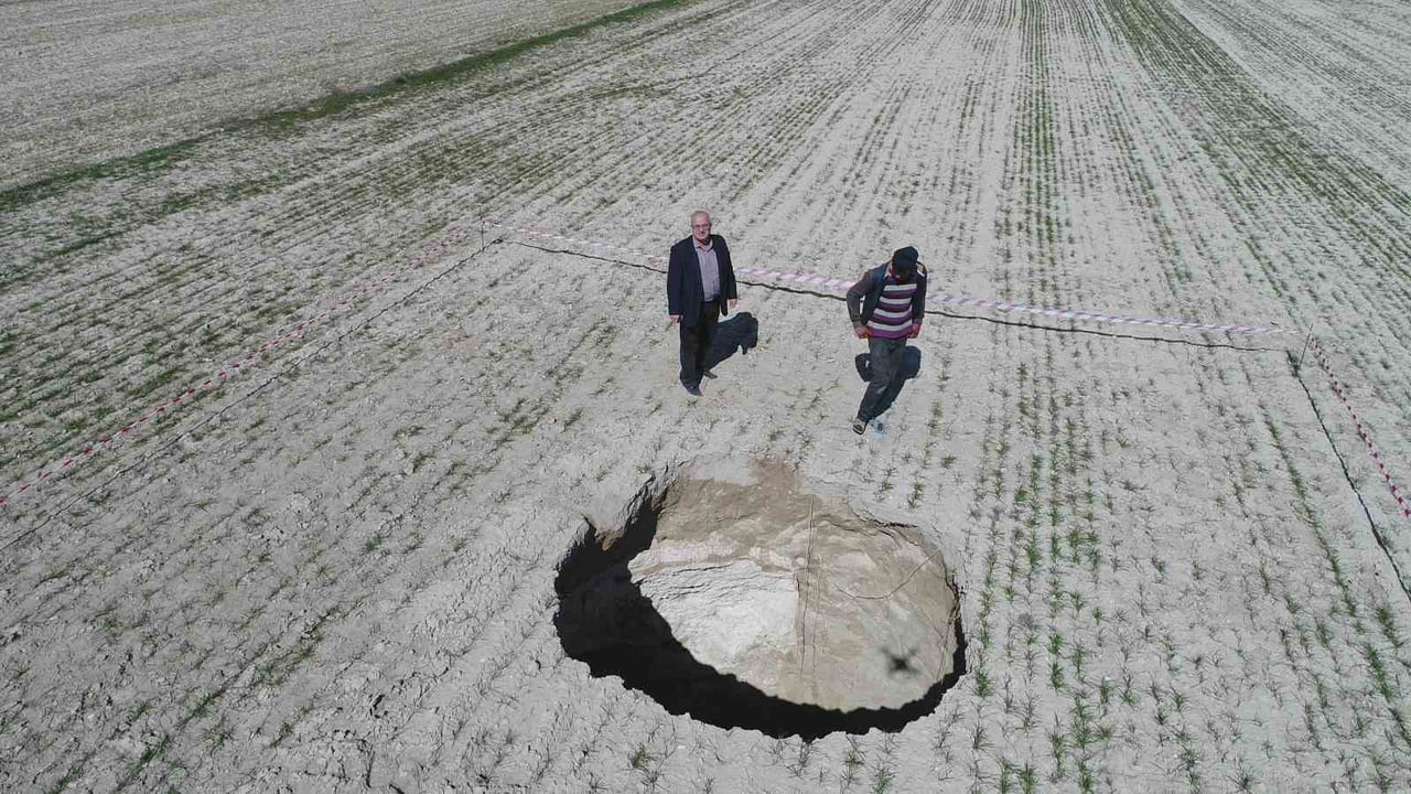 KONYA'DA SON YILLARDA ARTAN OBRUK OLUŞUMLARININ NEDENLERİNİ JEOLOJİ MÜHENDİSLERİ ODASI KONYA ŞUBE...
