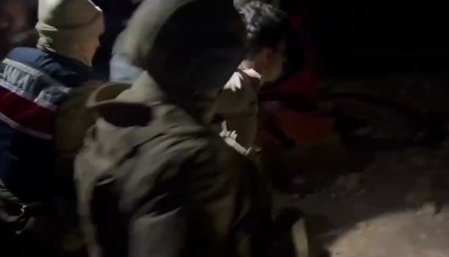 KONYA'NIN CİHANBEYLİ İLÇESİNDE ÇIKAN SİLAHLI KAVGADA 1 KİŞİYİ ÖLDÜREN ZANLI, JANDARMA EKİPLERİNCE...