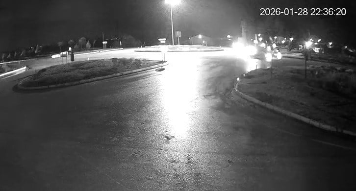 KONYA'NIN EREĞLİ İLÇESİNDE OTOMOBİL İLE HAFİF TİCARİ ARACIN ÇARPMASI SONUCU 4 KİŞİ YARALANDI. KAZA...