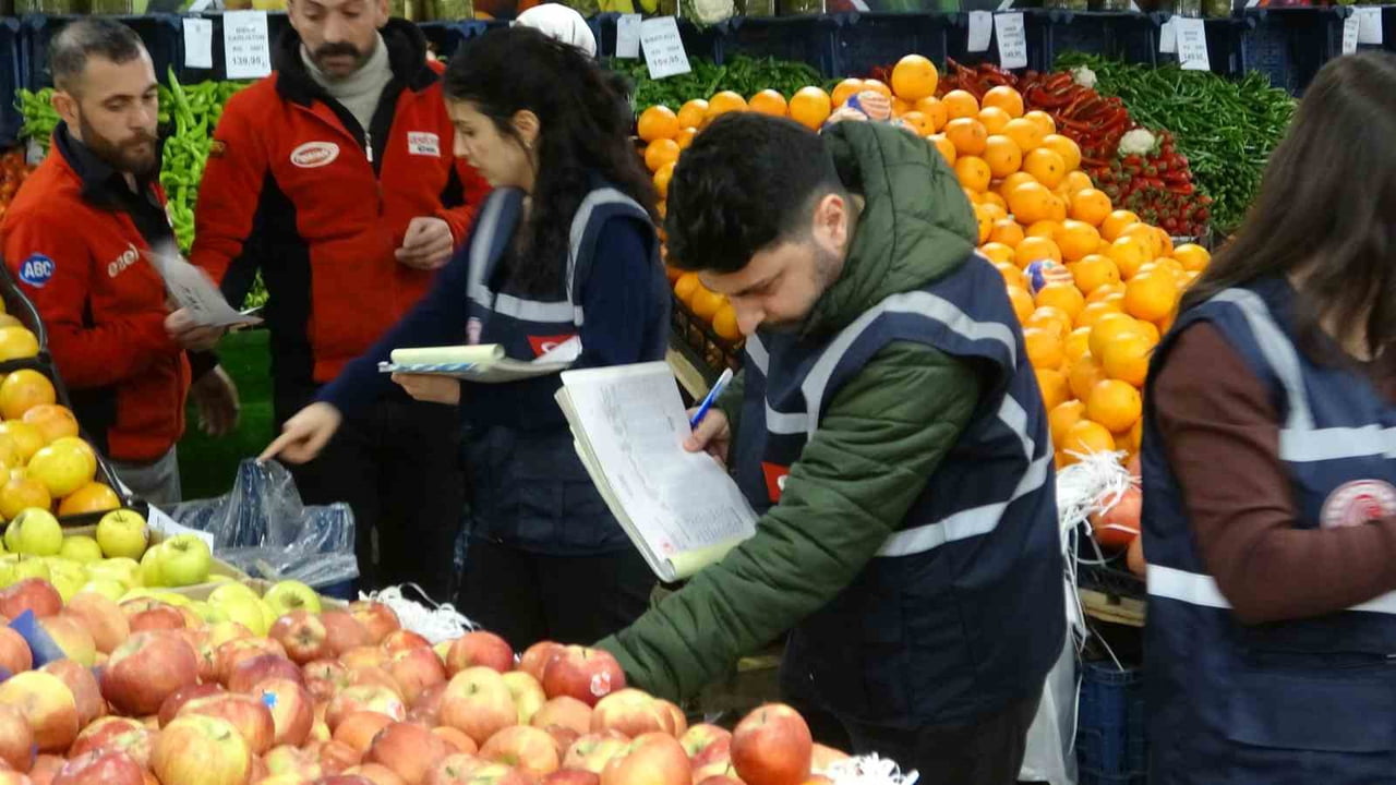 KONYA’DA TİCARET BAKANLIĞI TARAFINDAN RAMAZAN AYI ÖNCESİNDE FAHİŞ FİYAT ARTIŞLARININ ÖNÜNE GEÇMEK...