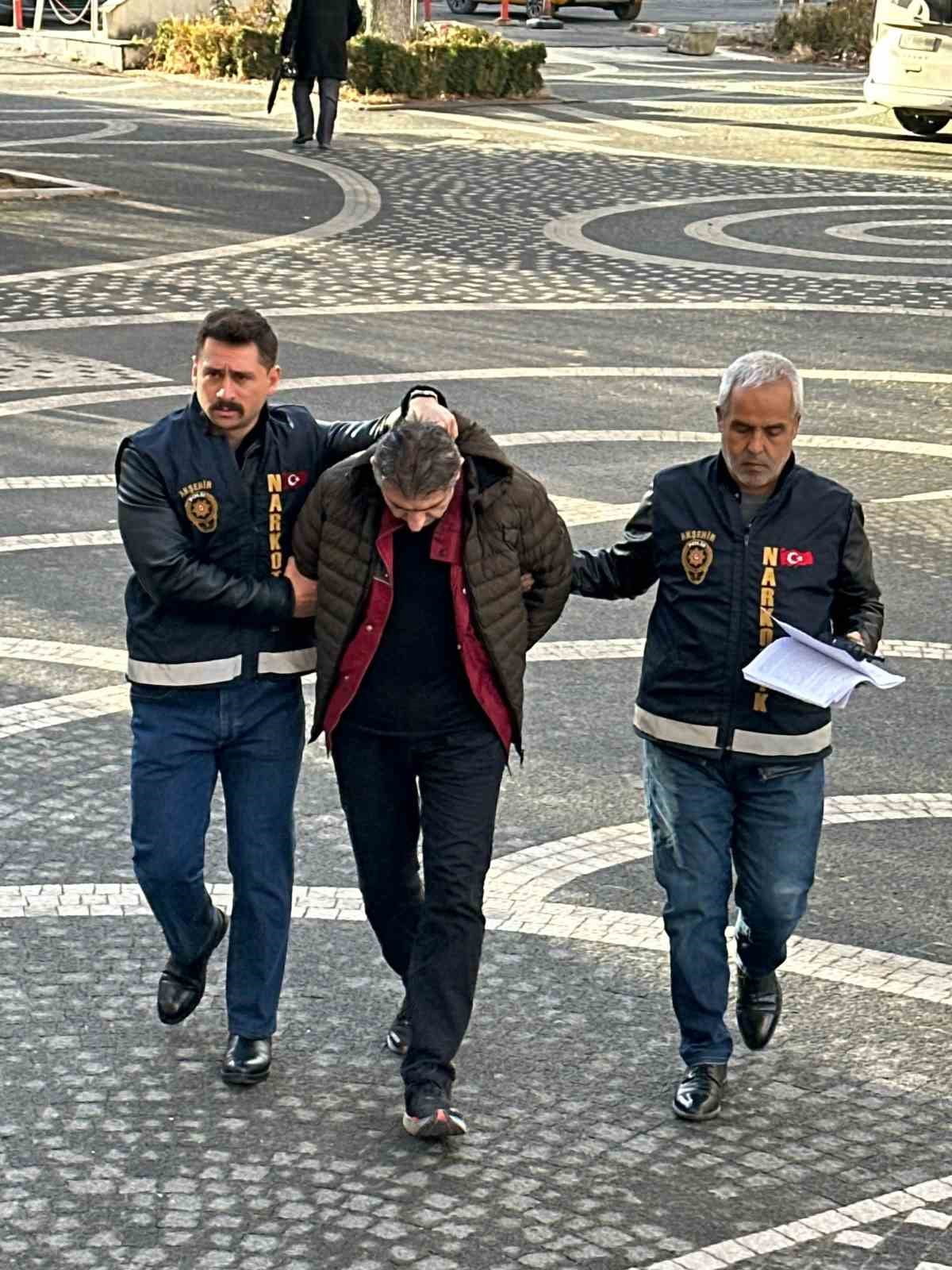 KONYA’NIN AKŞEHİR İLÇESİNDE, POLİS EKİPLERİNİN DÜZENLEDİĞİ OPERASYONDA PİYASA DEĞERİ 10 MİLYON...