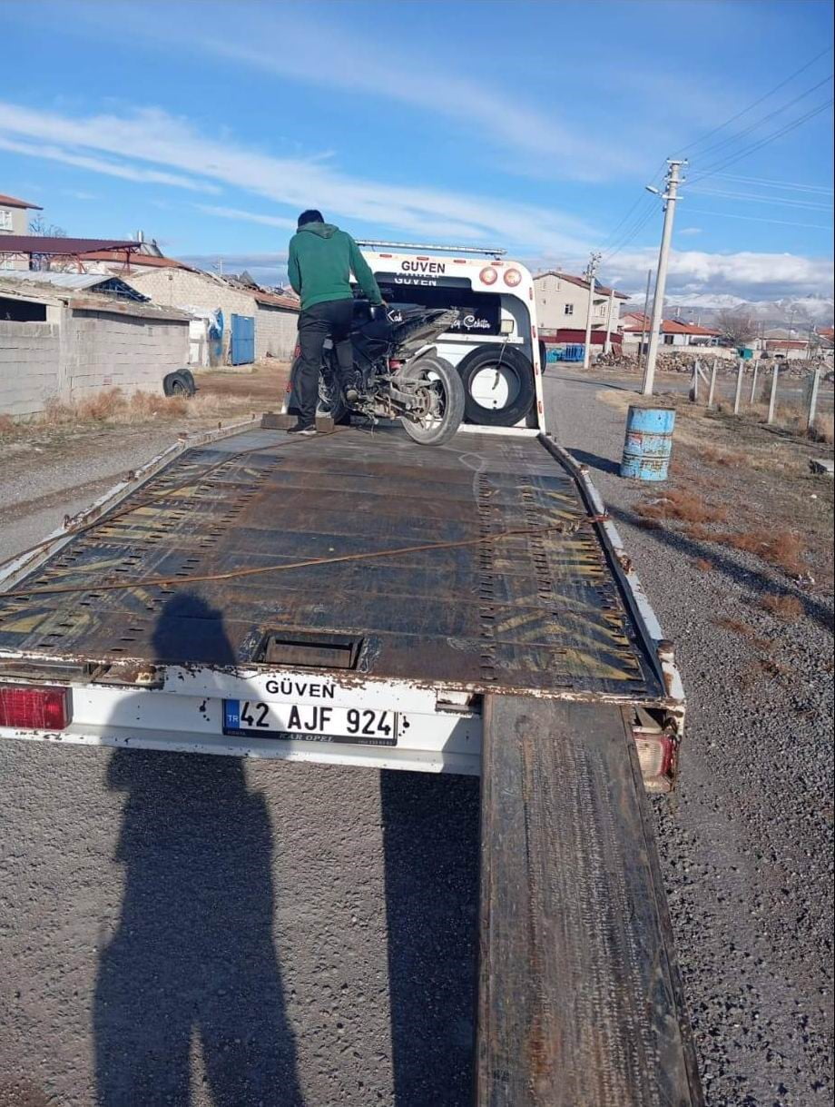 KONYA’NIN KARAPINAR İLÇESİNDE POLİS EKİPLERİ İLÇE GENELİNDE GERÇEKLEŞTİRDİKLERİ DENETİMLERDE...