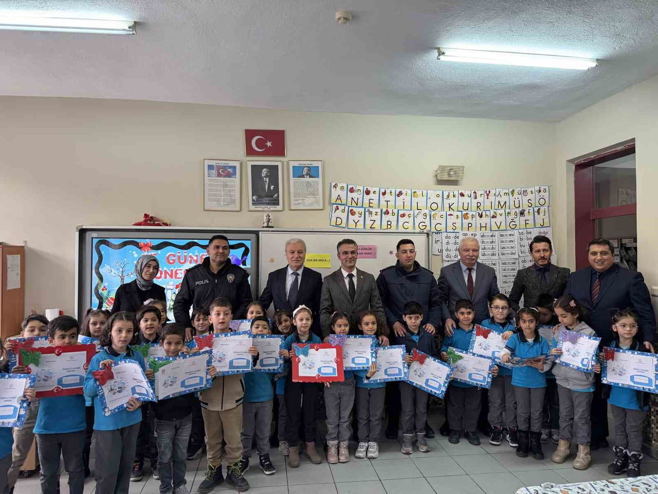 KONYA’NIN KULU İLÇESİNDE 7 BİN 600 ÖĞRENCİ KARNE ALARAK YARIYIL TATİLİNE GİRDİ.