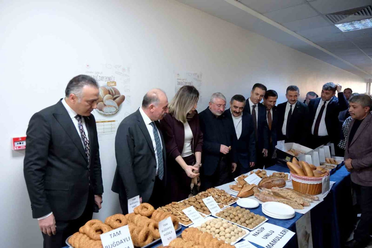 KONYA’NIN MERKEZ KARATAY İLÇE BELEDİYE BAŞKANI HASAN KILCA, "TAM BUĞDAY EKMEĞİNİ YAYGINLAŞTIRMA"...