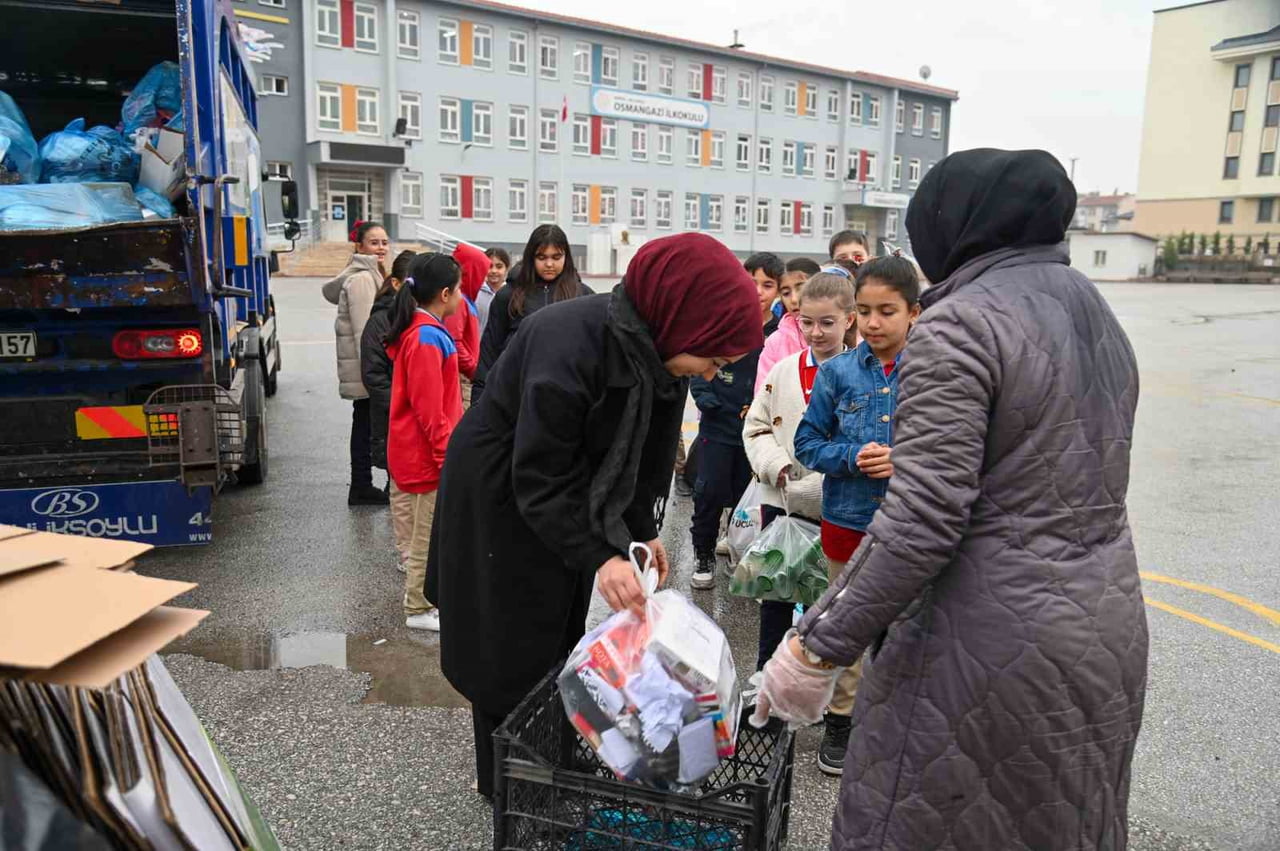 KONYA’NIN MERKEZ SELÇUKLU İLÇE BELEDİYESİ’NİN ÇEVRE BİLİNCİNİ ARTIRMAK AMACIYLA HAYATA GEÇİRDİĞİ...