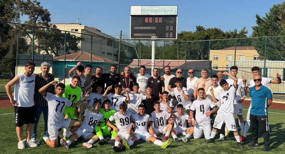 KÖRFEZ BELEDİYESİ VE KÖRFEZ GENÇLERBİRLİĞİ SPOR KULÜBÜ İŞ BİRLİĞİNDE DÜZENLENEN ÜCRETSİZ FUTBOL...