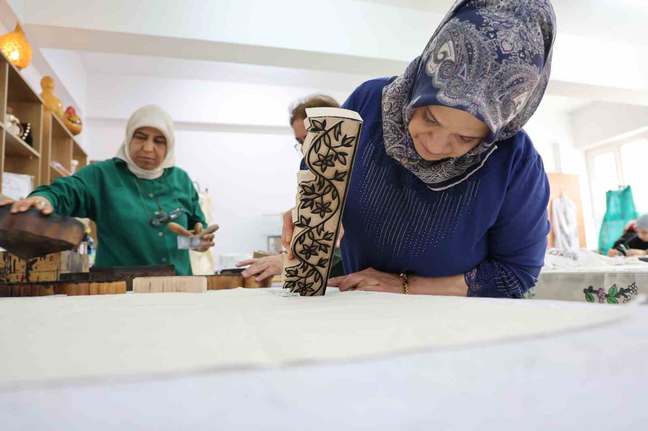 KÜLTÜR VE TURİZM BAKANLIĞINDAN SOMUT OLMAYAN KÜLTÜREL MİRAS TAŞIYICISI SANATÇI BELGESİ ALAN ÖZLEM...