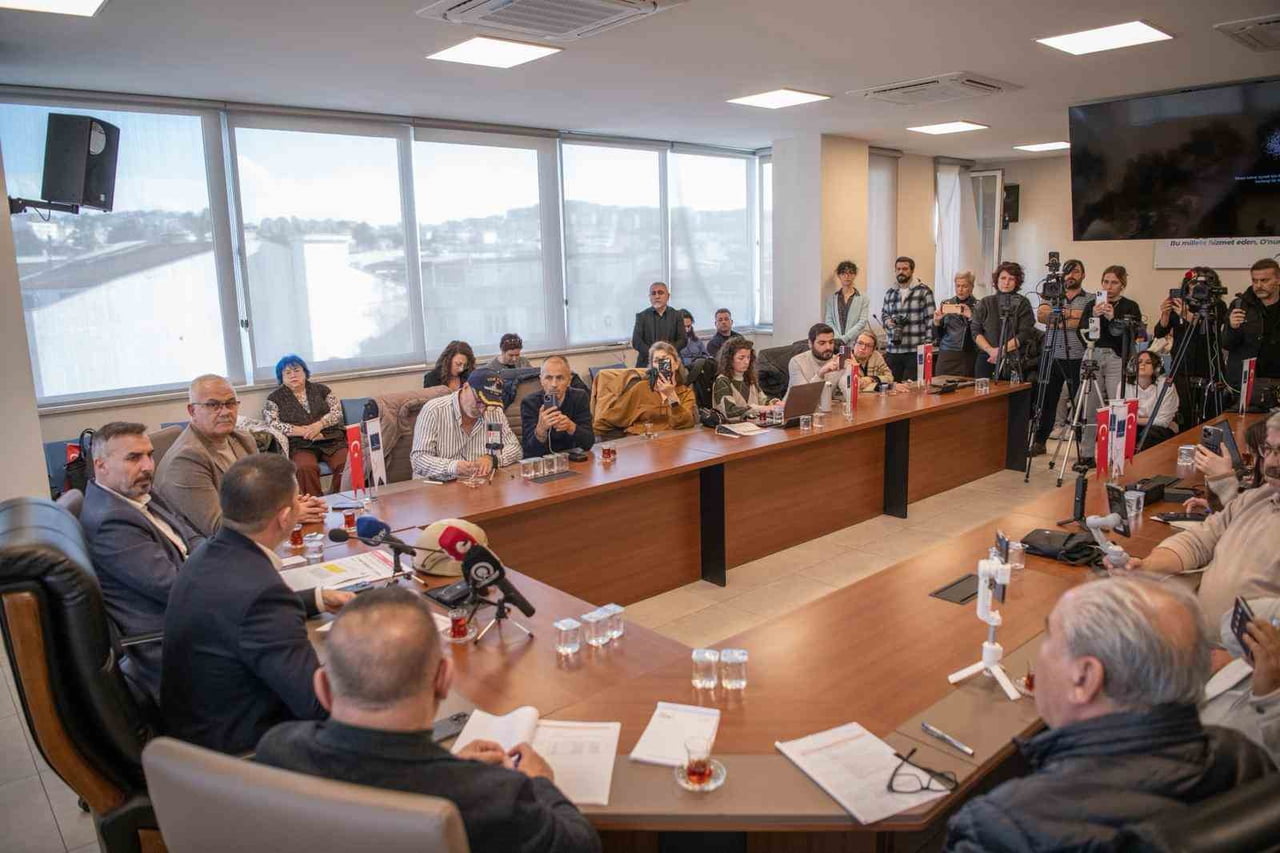 KUŞADASI BELEDİYE BAŞKANI ÖMER GÜNEL, AYDIN BÜYÜKŞEHİR BELEDİYESİ’NİN KUŞADASI BELEDİYESİ’NE AİT...