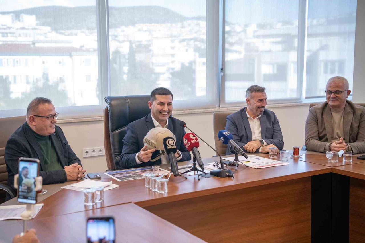 KUŞADASI BELEDİYE BAŞKANI ÖMER GÜNEL, AYDIN BÜYÜKŞEHİR BELEDİYESİ’NİN KUŞADASI BELEDİYESİ’NE AİT...