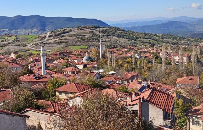 KÜTAHYA'DA 60 YILLIK İSİM HASRETİ SONA ERDİ, GÜNLÜCE KÖYÜ YENİDEN "SÜLYE" OLDU