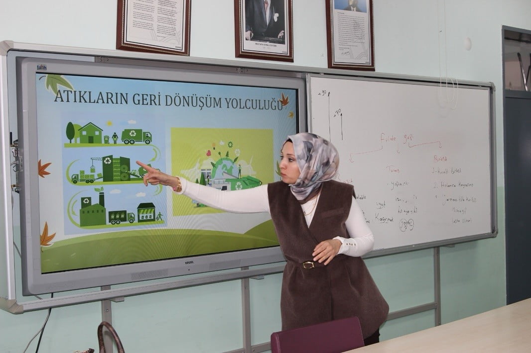 KÜTAHYA'DA BİN 300 ÖĞRENCİYE SIFIR ATIK EĞİTİMİ