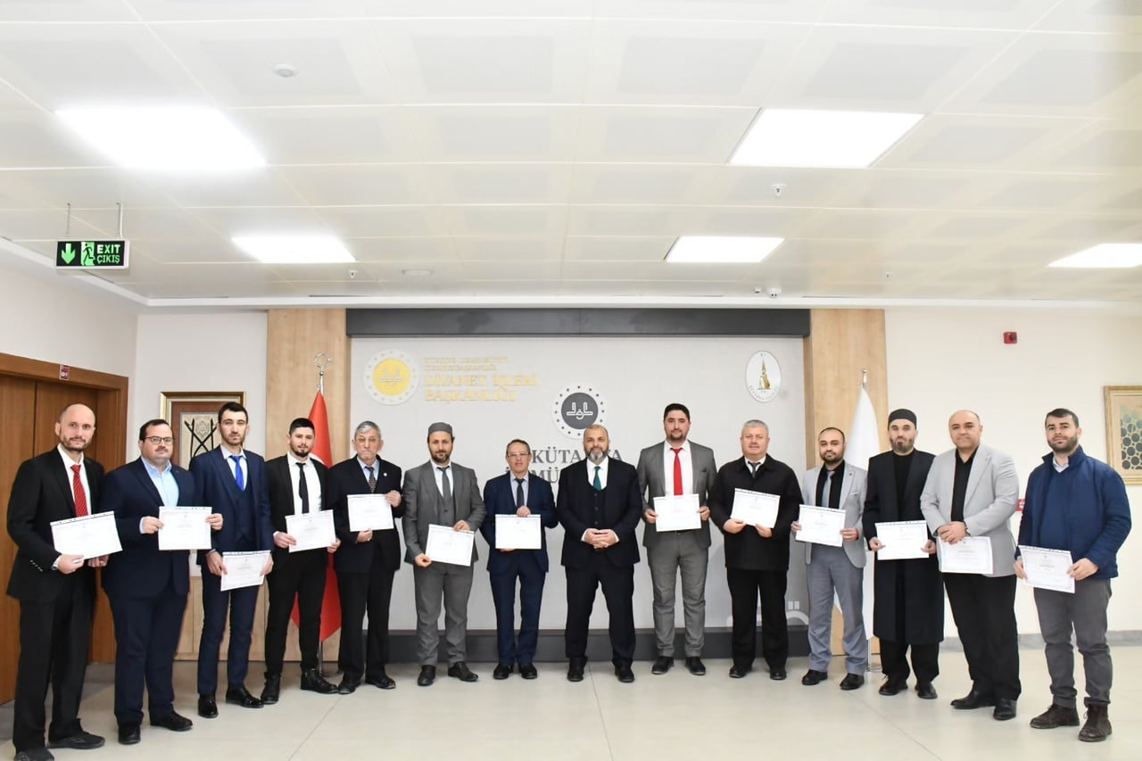 KÜTAHYA’DA DİN GÖREVLİLERİNE "VAAZ BECERİLERİNİ GELİŞTİRME" KONULU HİZMET İÇİ EĞİTİM...