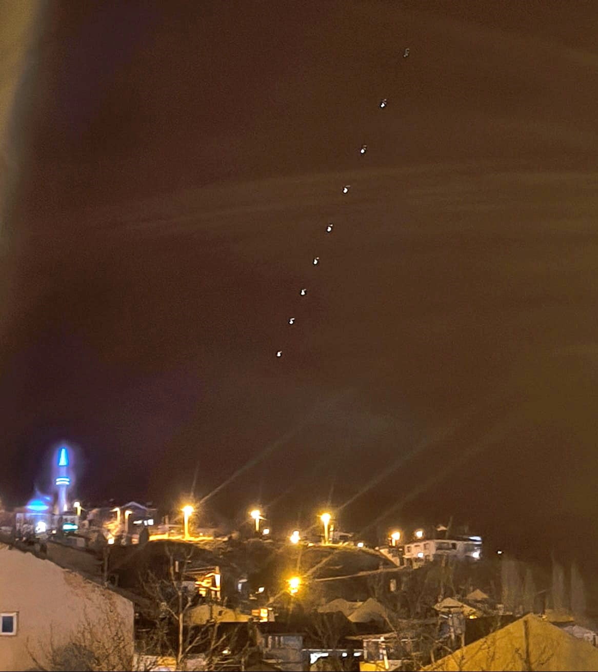 KÜTAHYA VE TAVŞANLI SEMALARINDA SIRA SIRA IŞIKLAR GÖRÜLDÜ