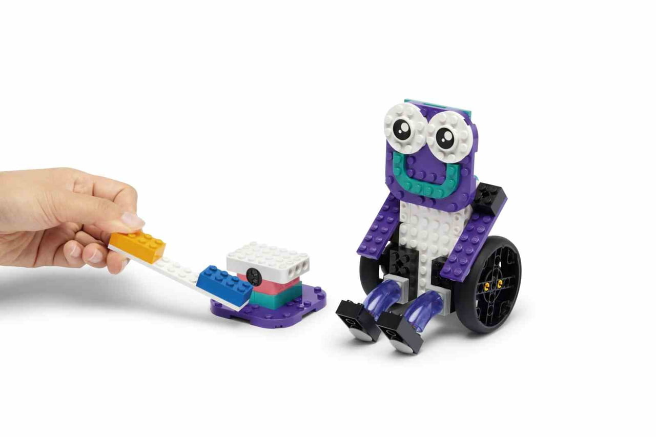 LEGO EDUCATİON, BİLGİSAYAR BİLİMİ VE YAPAY ZEKA İÇİN UYGULAMALI ÖĞRENME ÇÖZÜMÜNÜ...