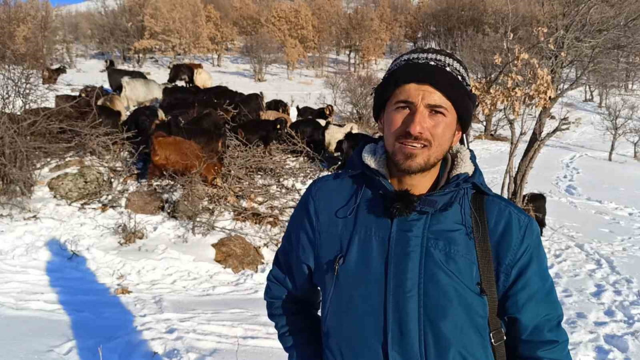 MALATYA'DA HAYVANCILIKLA GEÇİMİNİ SAĞLAYAN HAYATİ AÇIK KIŞ AYLARININ ZORLU ŞARTLARINA RAĞMEN...