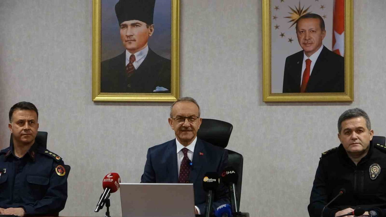 MALATYA VALİSİ SEDDAR YAVUZ KENT GENELİNDE 2024-2025 YILI KIYASI YAPARAK ASAYİŞ, TERÖR, DÜZENSİZ...