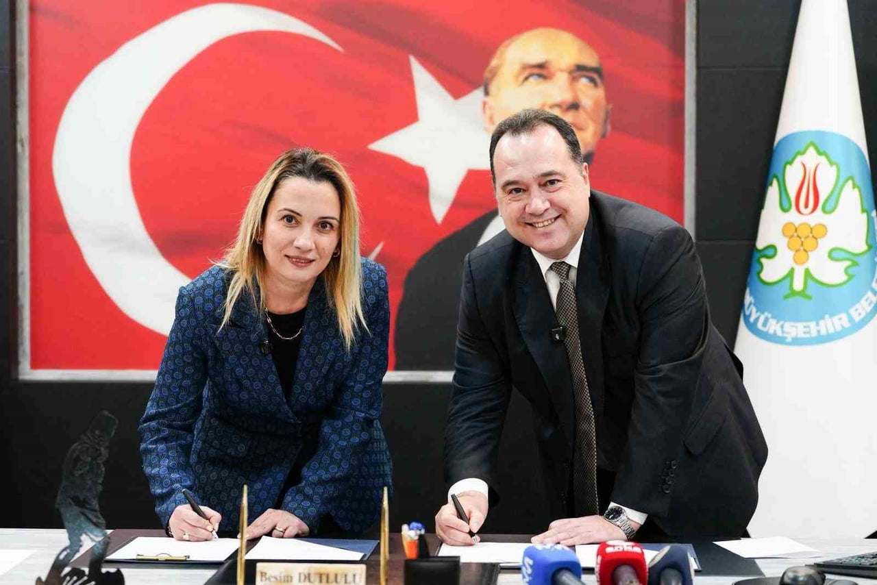 MANİSA BÜYÜKŞEHİR BELEDİYESİ, İHTİYAÇ SAHİBİ EMEKLİLERİN ECZANELERDE ÖDEMEK ZORUNDA KALDIĞI İLAÇ...