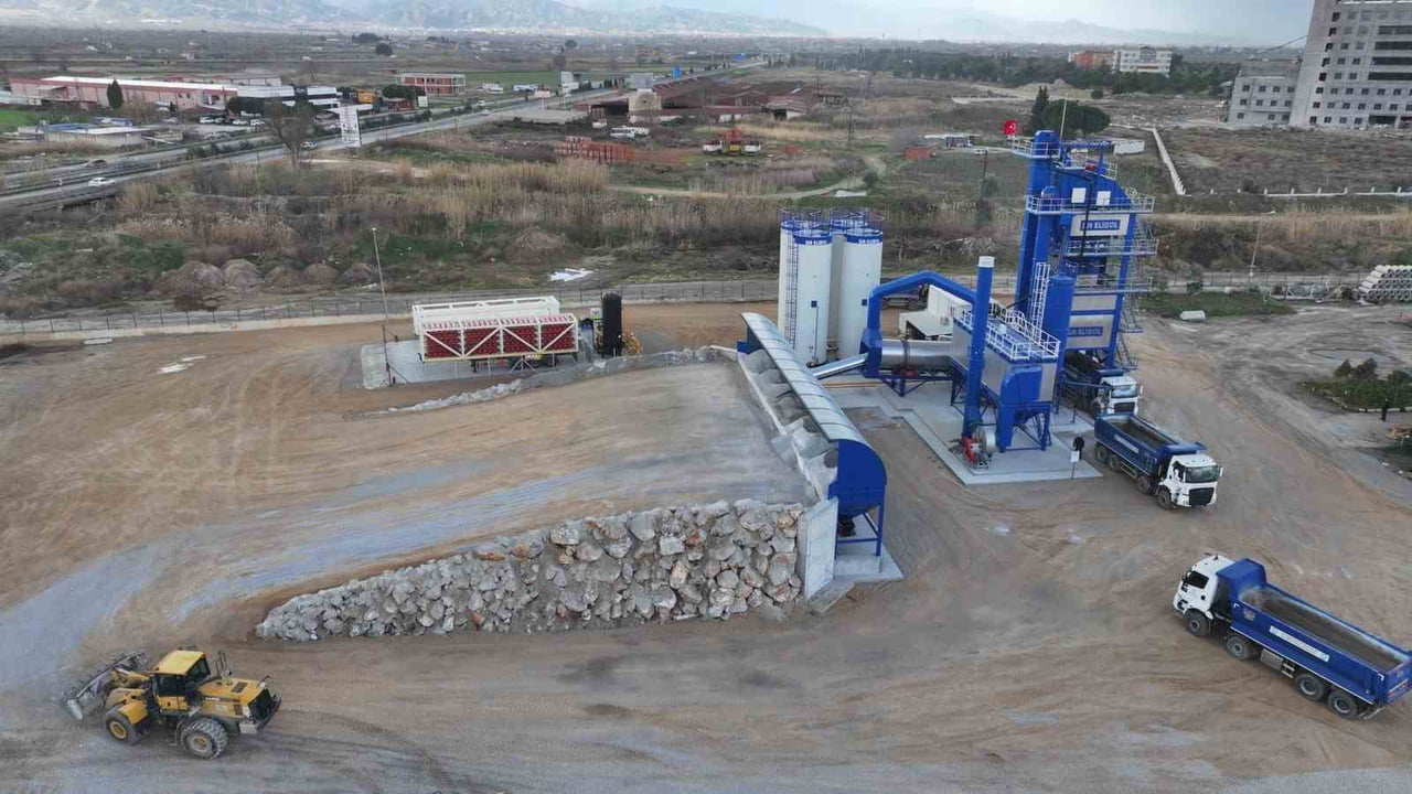 MANİSA BÜYÜKŞEHİR BELEDİYESİ, ULAŞIMDA KONFOR VE GÜVENLİK ÇITASINI ZİRVEYE TAŞIYOR. SALİHLİ’DE...