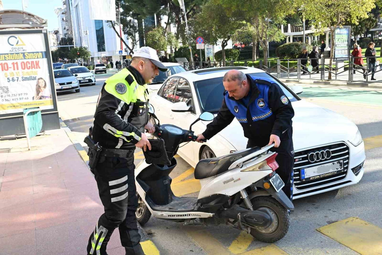 MANİSA BÜYÜKŞEHİR BELEDİYESİ, YAYA GÜVENLİĞİNİ SAĞLAMAK AMACIYLA İL EMNİYET MÜDÜRLÜĞÜ İŞ...